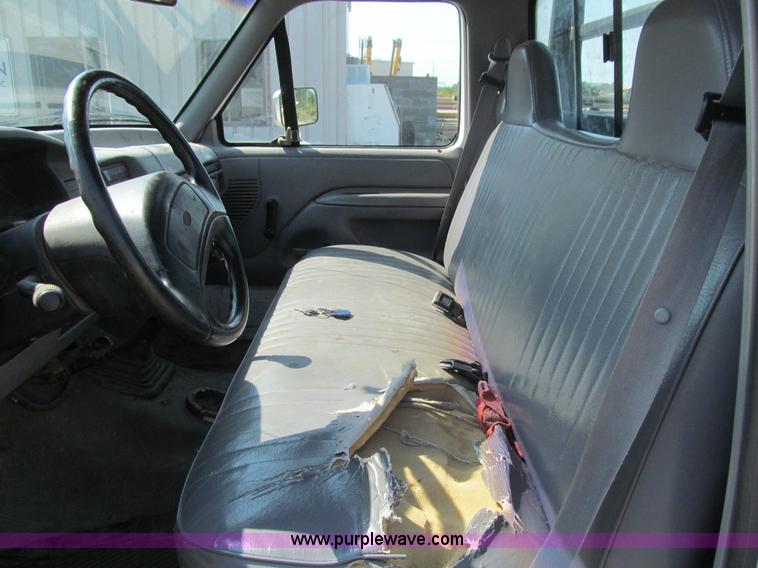 image for item K6320 1997 Ford F350 XL flatbed pickup truck