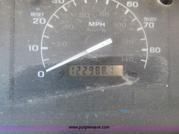 image for item K6320 1997 Ford F350 XL flatbed pickup truck