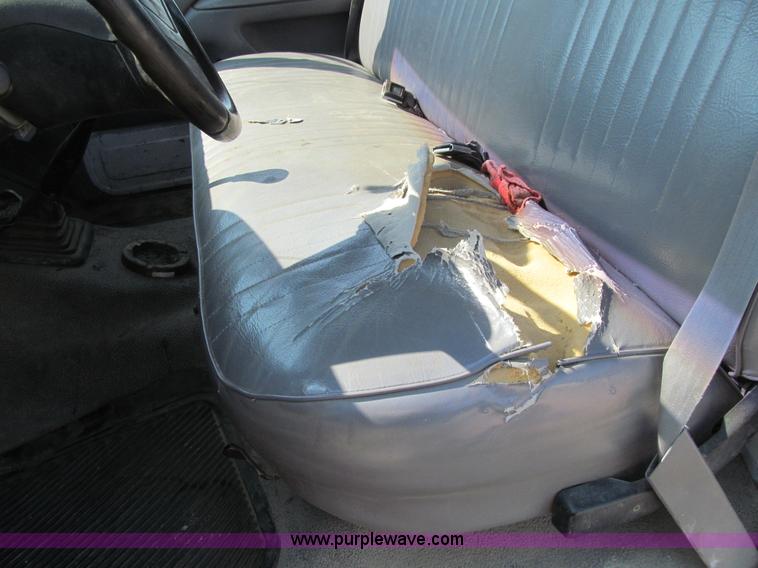 image for item K6320 1997 Ford F350 XL flatbed pickup truck