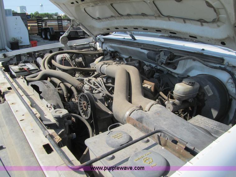 image for item K6320 1997 Ford F350 XL flatbed pickup truck