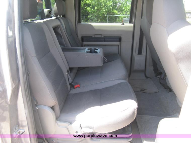 image for item K8652 2010 Ford F350 Super Duty XLT Crew Cab flatbed pickup truck