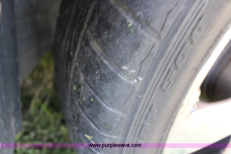 image for item K8732 2006 Pontiac Grand Prix GXP