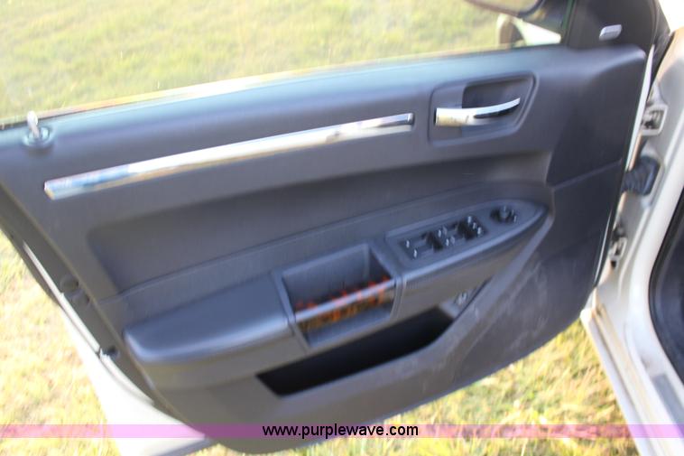 image for item K8733 2008 Chrysler 300C