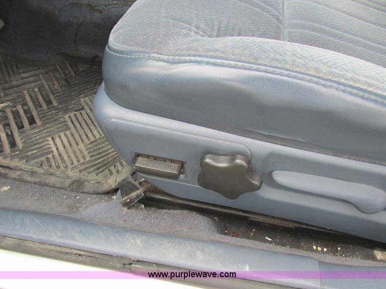 image for item L4035 2005 Chevrolet Impala