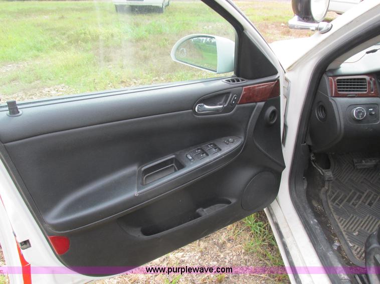 image for item L4036 2006 Chevrolet Impala Police