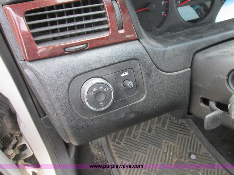 image for item L4036 2006 Chevrolet Impala Police