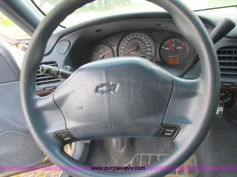 image for item L4037 2002 Chevrolet Impala