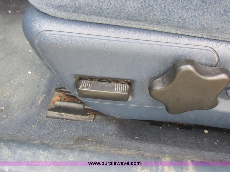 image for item L4037 2002 Chevrolet Impala