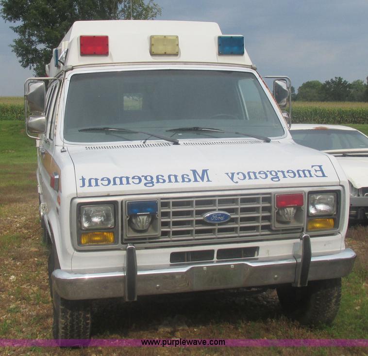 image for item L4038 1991 Ford Econoline E350 Super ambulance