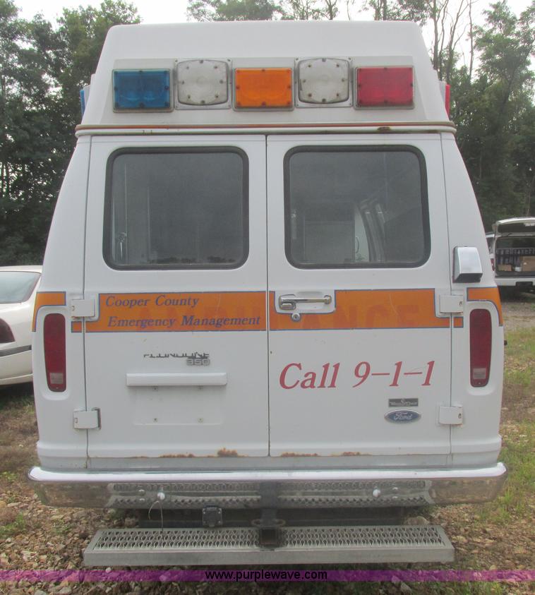 image for item L4038 1991 Ford Econoline E350 Super ambulance