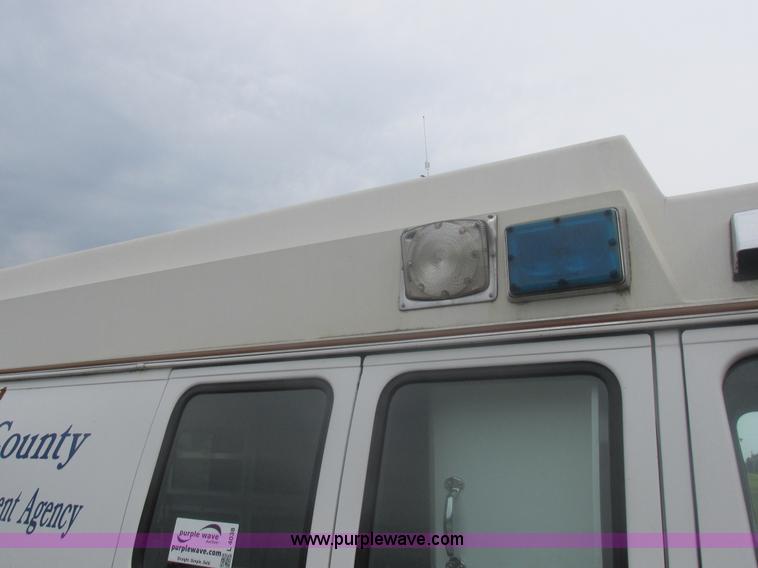 image for item L4038 1991 Ford Econoline E350 Super ambulance