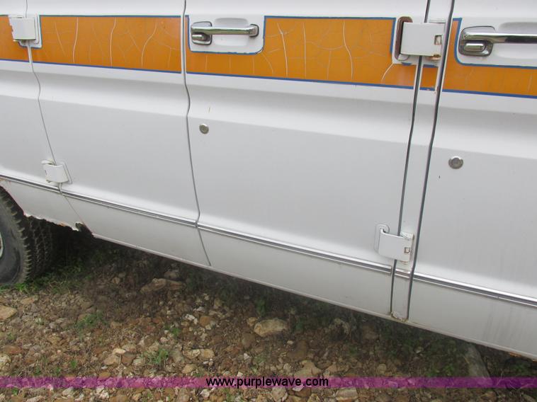 image for item L4038 1991 Ford Econoline E350 Super ambulance