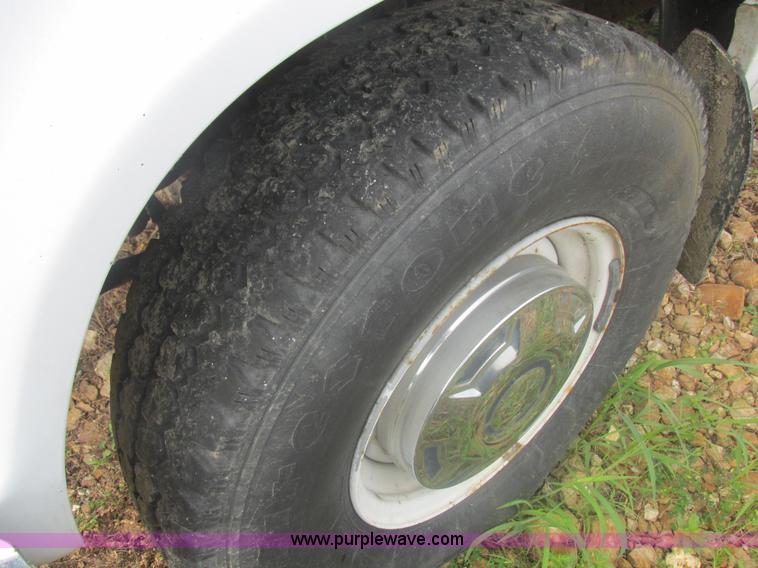 image for item L4038 1991 Ford Econoline E350 Super ambulance