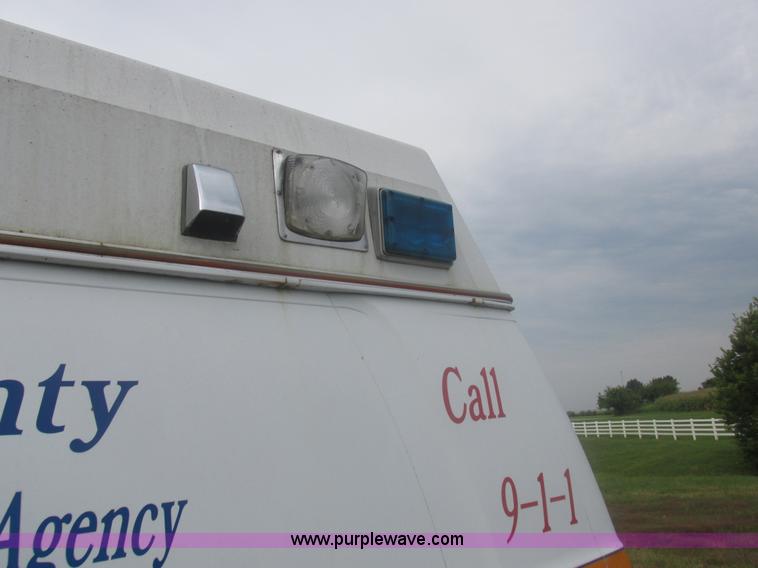 image for item L4038 1991 Ford Econoline E350 Super ambulance