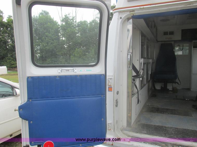 image for item L4038 1991 Ford Econoline E350 Super ambulance