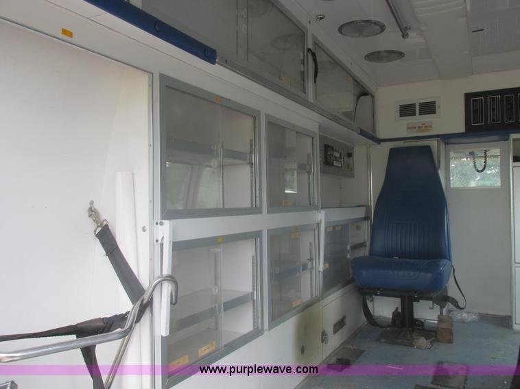 image for item L4038 1991 Ford Econoline E350 Super ambulance
