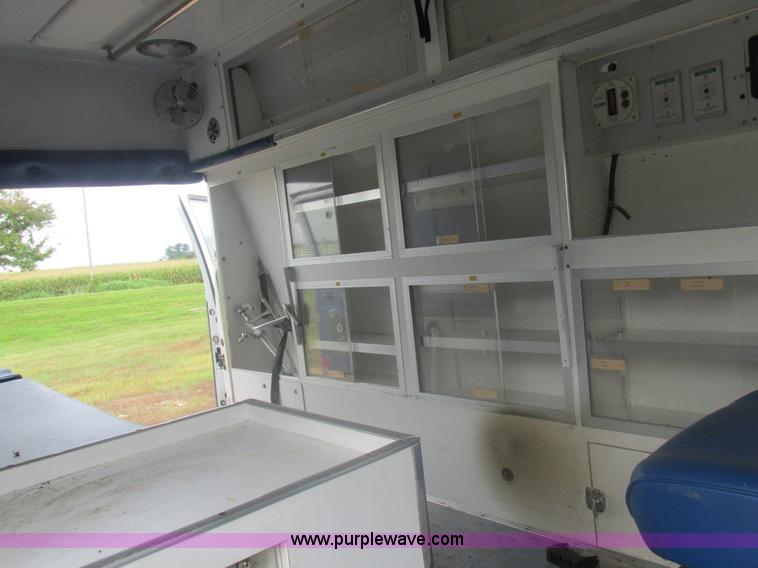 image for item L4038 1991 Ford Econoline E350 Super ambulance