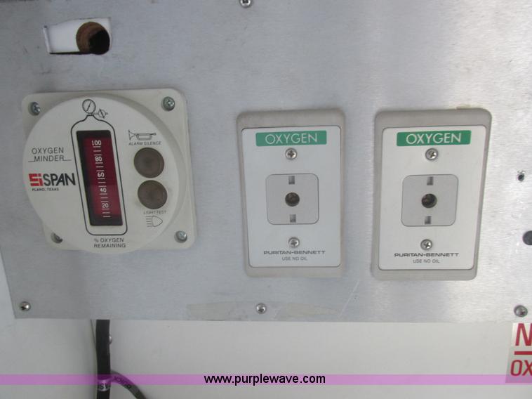 image for item L4038 1991 Ford Econoline E350 Super ambulance