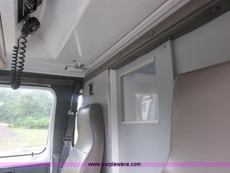 image for item L4038 1991 Ford Econoline E350 Super ambulance