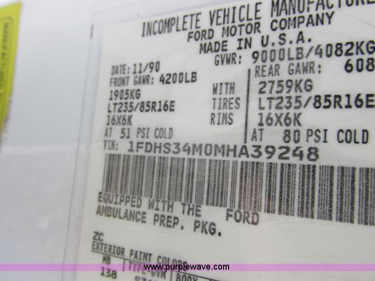 image for item L4038 1991 Ford Econoline E350 Super ambulance