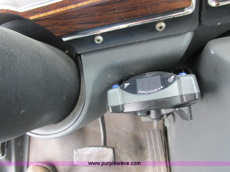 image for item L4038 1991 Ford Econoline E350 Super ambulance