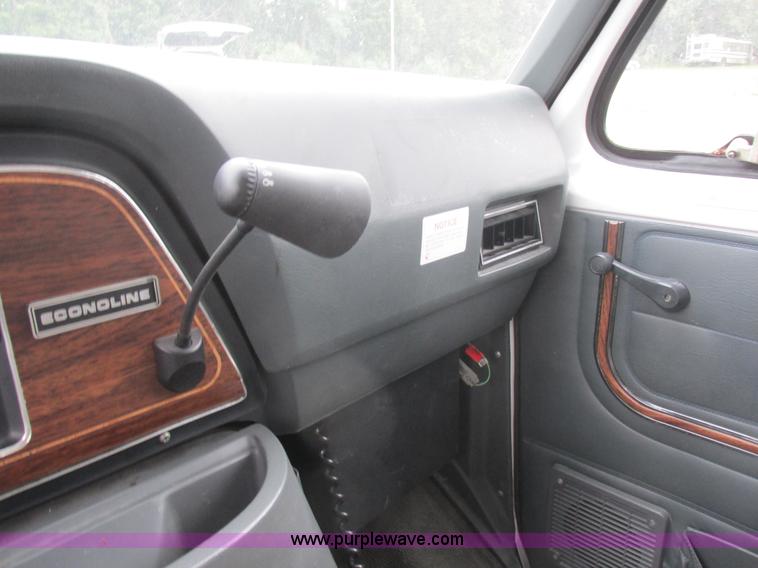 image for item L4038 1991 Ford Econoline E350 Super ambulance
