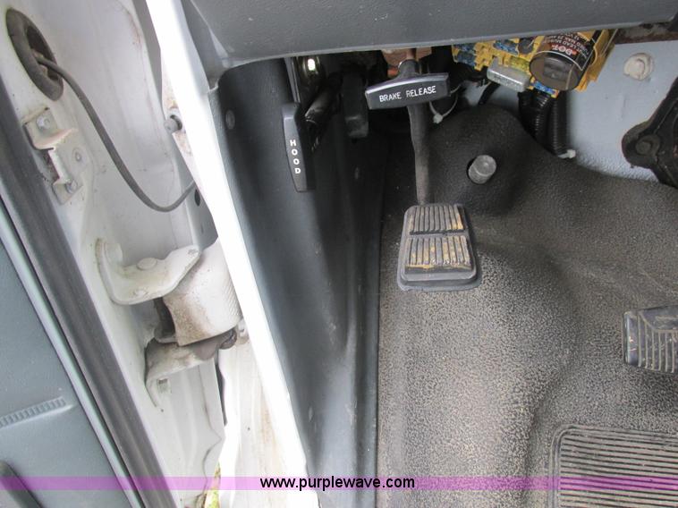 image for item L4038 1991 Ford Econoline E350 Super ambulance