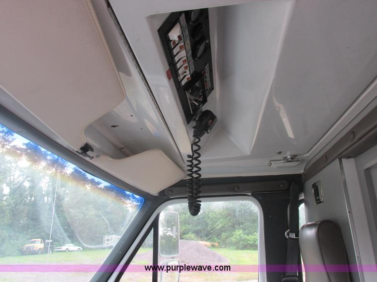 image for item L4038 1991 Ford Econoline E350 Super ambulance