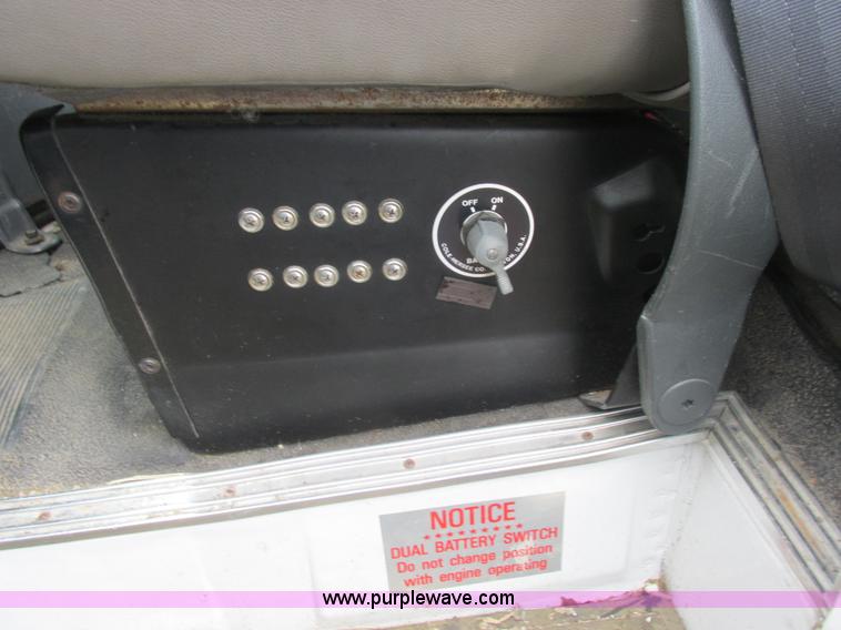 image for item L4038 1991 Ford Econoline E350 Super ambulance