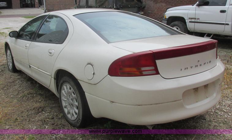 image for item L4048 2004 Dodge Intrepid SE