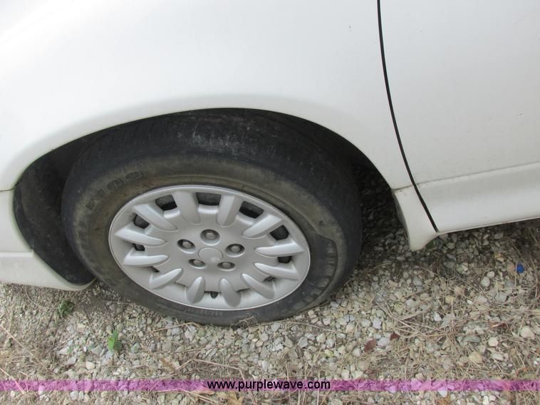 image for item L4048 2004 Dodge Intrepid SE