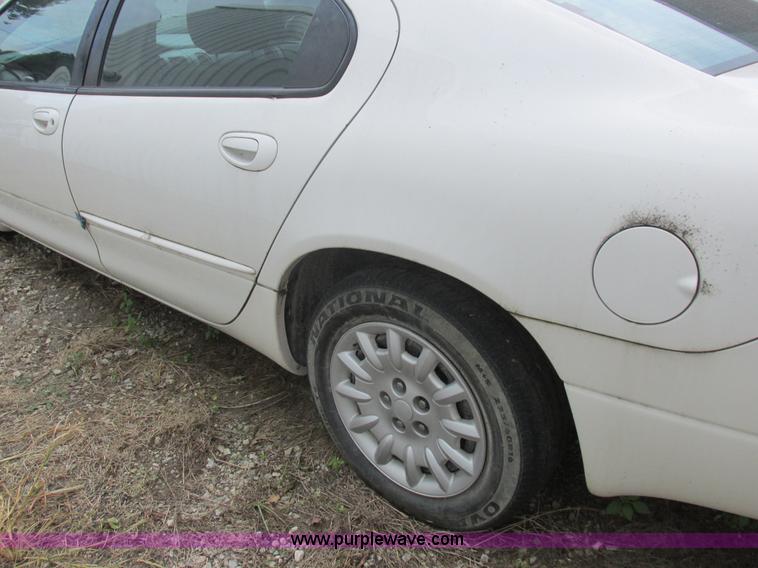 image for item L4048 2004 Dodge Intrepid SE
