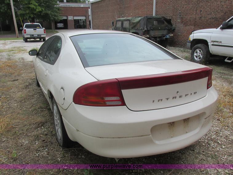 image for item L4048 2004 Dodge Intrepid SE