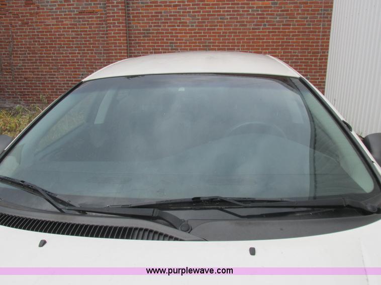image for item L4048 2004 Dodge Intrepid SE