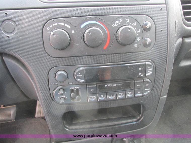 image for item L4048 2004 Dodge Intrepid SE