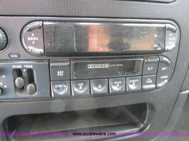 image for item L4048 2004 Dodge Intrepid SE