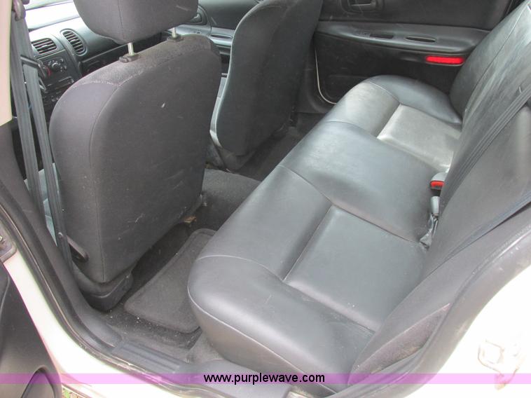image for item L4048 2004 Dodge Intrepid SE