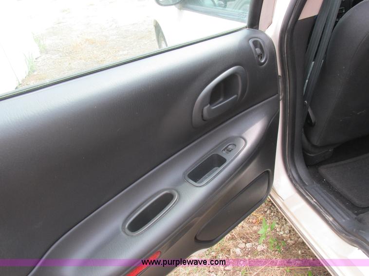 image for item L4048 2004 Dodge Intrepid SE