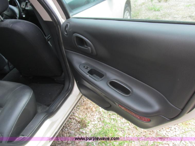 image for item L4048 2004 Dodge Intrepid SE