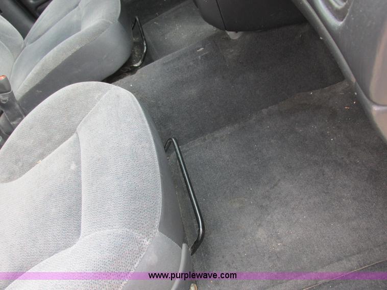 image for item L4048 2004 Dodge Intrepid SE