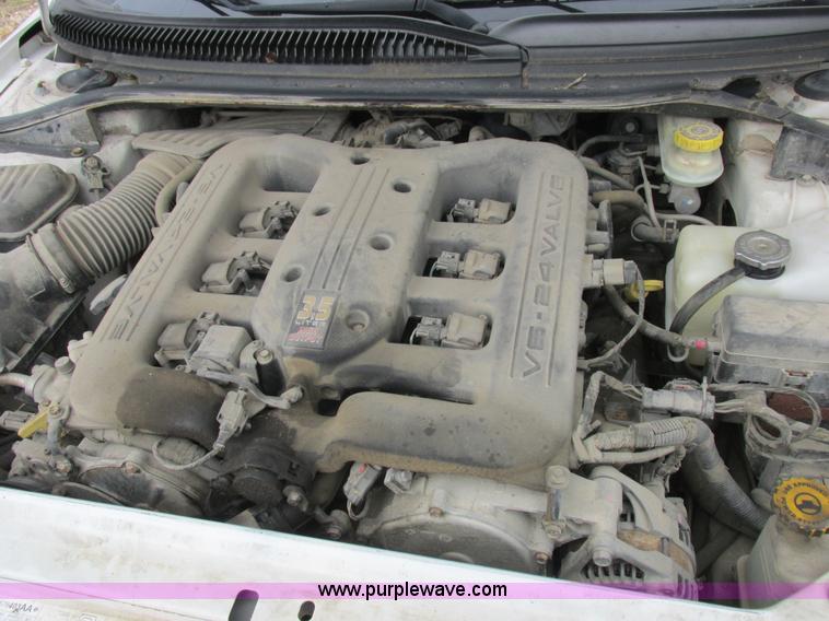 image for item L4048 2004 Dodge Intrepid SE