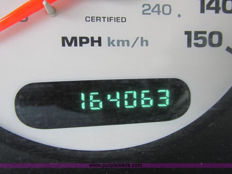 image for item L4048 2004 Dodge Intrepid SE