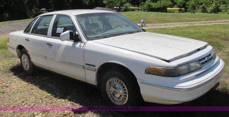 image for item L4053 1995 Ford Crown Victoria Police Interceptor