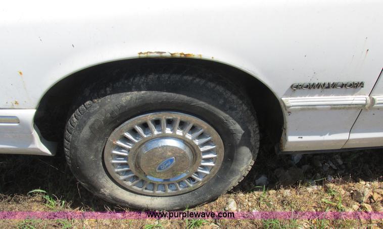 image for item L4053 1995 Ford Crown Victoria Police Interceptor