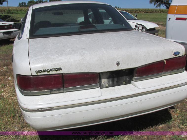 image for item L4053 1995 Ford Crown Victoria Police Interceptor