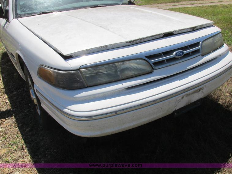 image for item L4053 1995 Ford Crown Victoria Police Interceptor