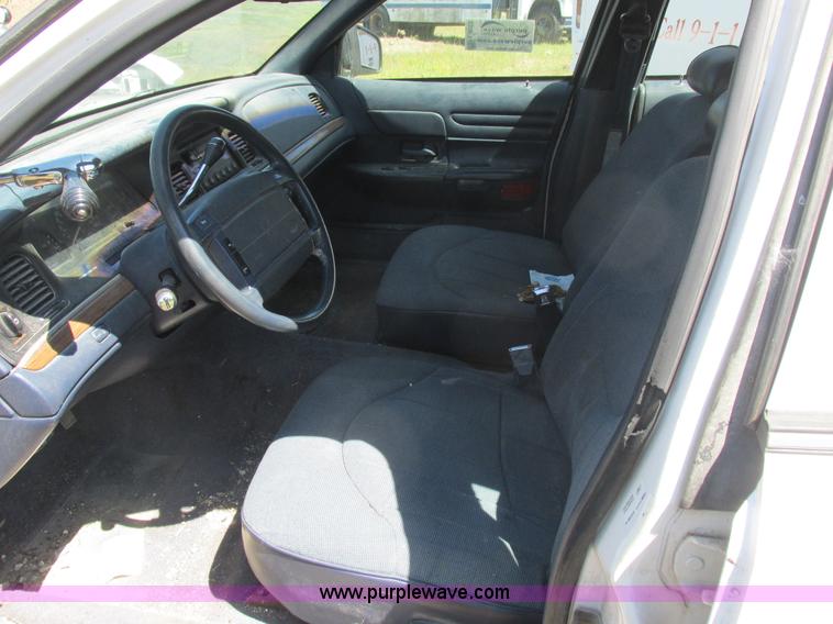 image for item L4053 1995 Ford Crown Victoria Police Interceptor