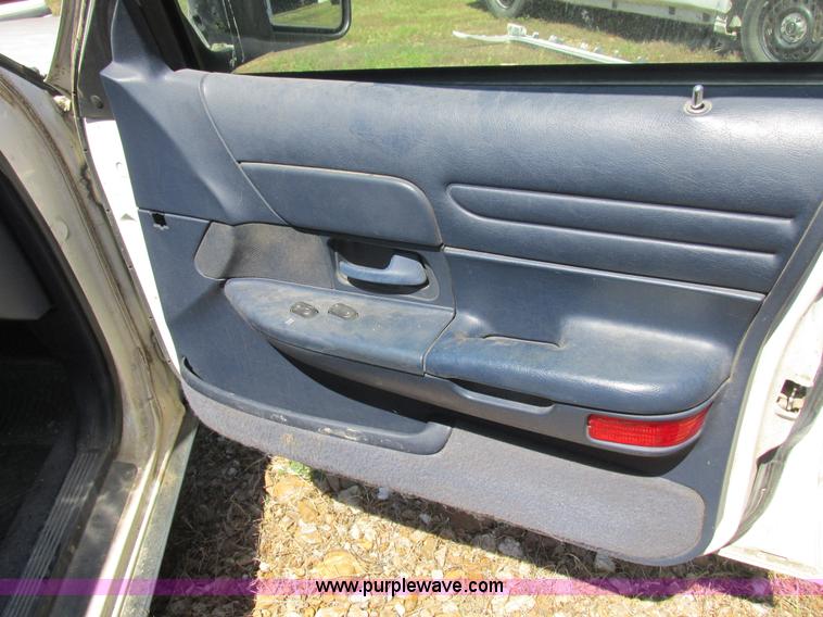 image for item L4053 1995 Ford Crown Victoria Police Interceptor