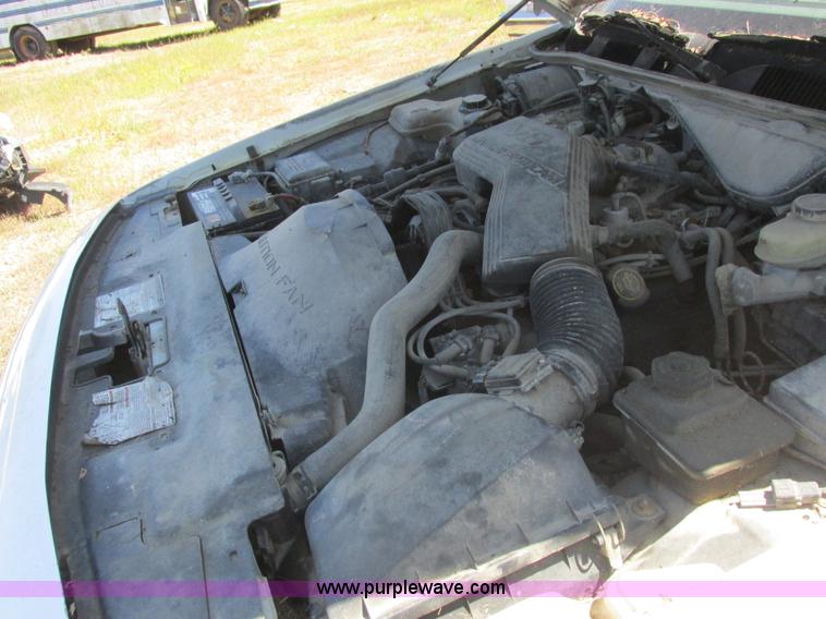 image for item L4053 1995 Ford Crown Victoria Police Interceptor