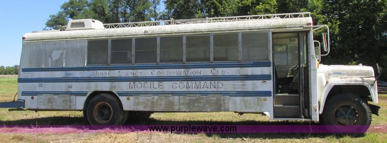 image for item L4054 1976 International 1603 bus